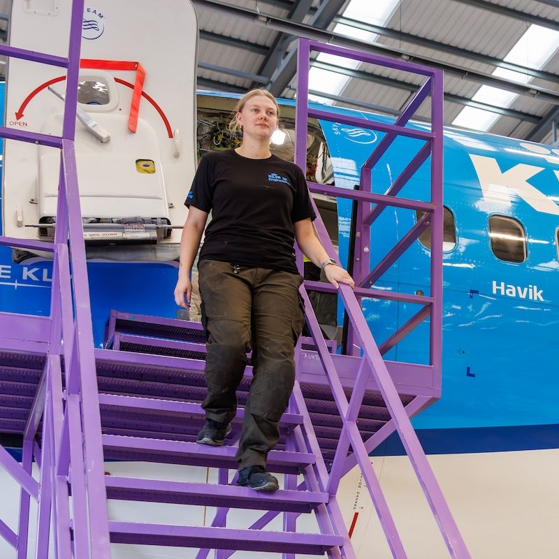 KLM UK Engineering &#8211; modern aircraft maintenance