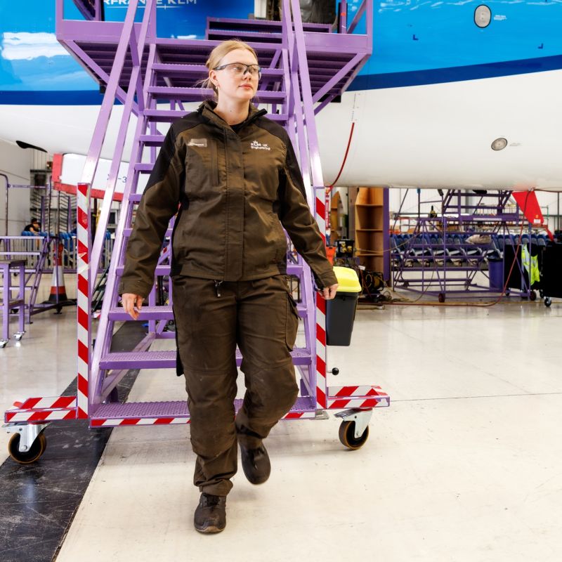 KLM UK Engineering &#8211; modern aircraft maintenance