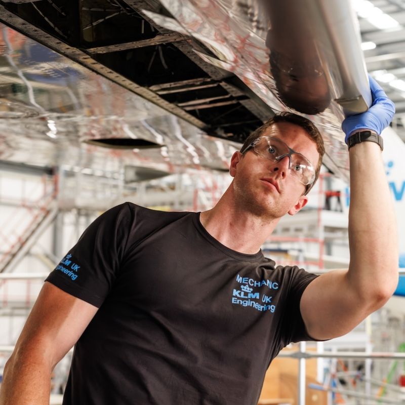 KLM UK Engineering &#8211; modern aircraft maintenance