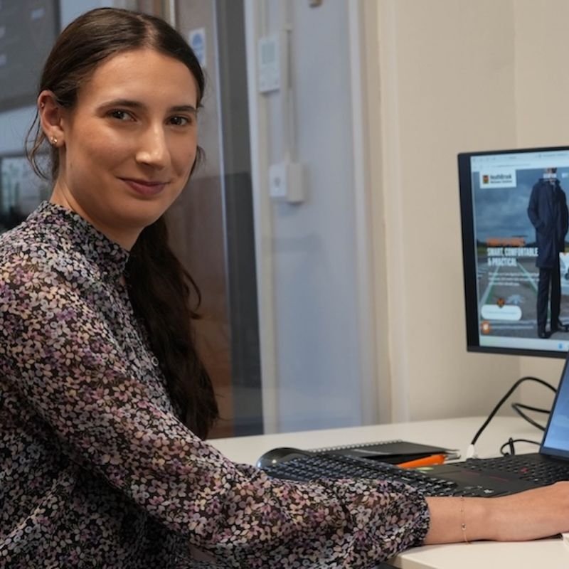 Image of customer service leader